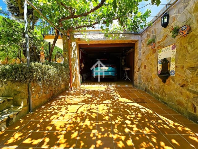 3 soverom Villa til salgs i Fuente Camacho, Loja med svømmebasseng garasje - € 285 000 (Ref: 9152576)