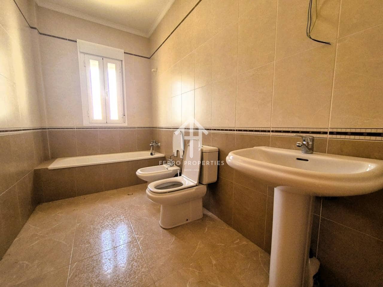 3 soveværelse Lejlighed til salg i Loja med garage - € 220.000 (Ref: 9152580)