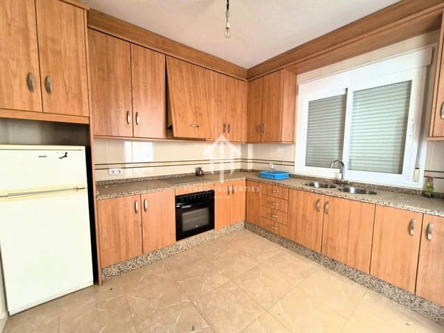 3 slaapkamer Appartement te koop in Loja met garage - € 220.000 (Ref: 9152580)