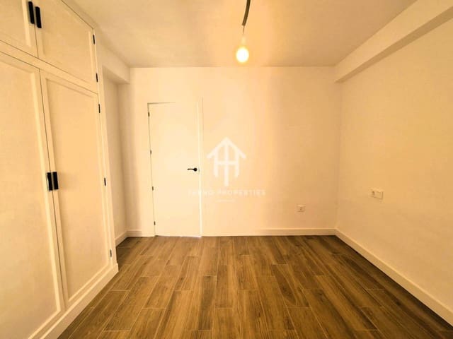 3 slaapkamer Flat te koop in Loja - € 104.900 (Ref: 9152582)