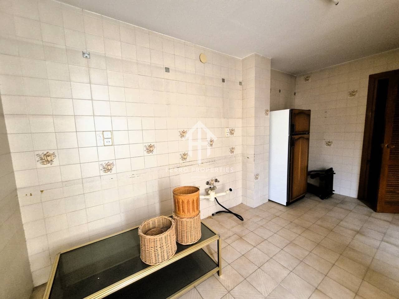 4 soveværelse Lejlighed til salg i Loja med garage - € 82.900 (Ref: 9152587)