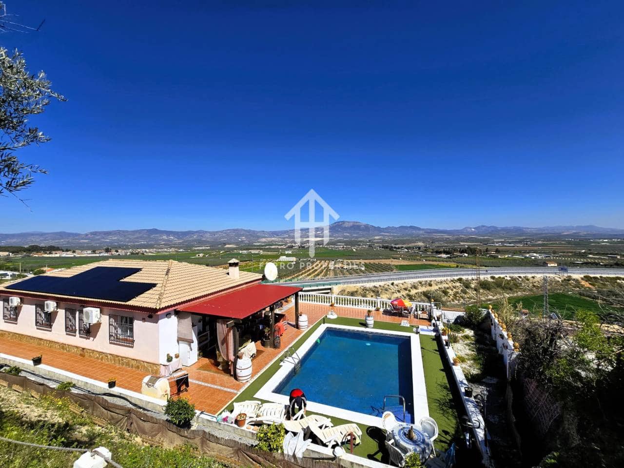 4 soveværelse Villa til salg i Moraleda de Zafayona med swimmingpool - € 280.000 (Ref: 9152599)