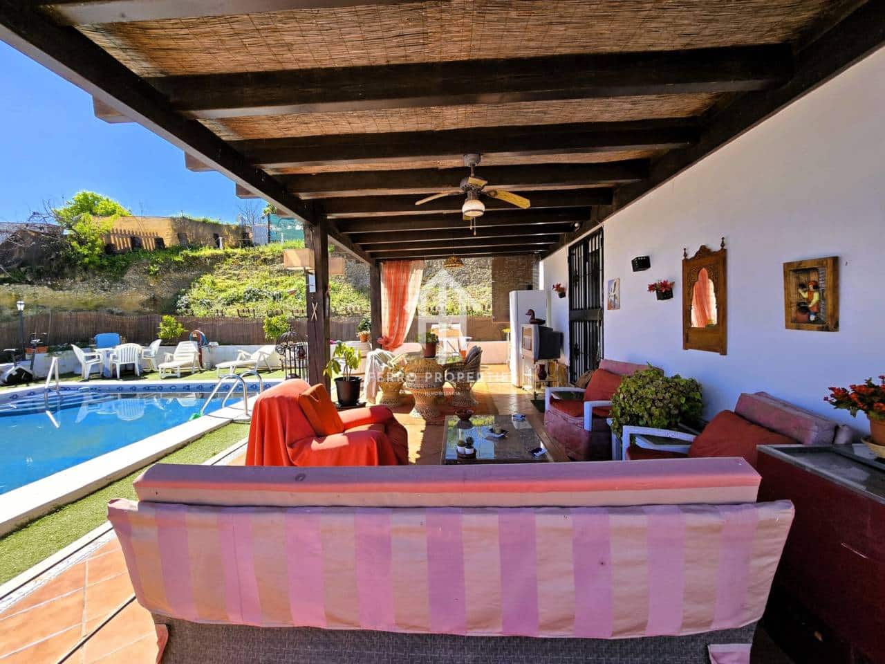 4 soveværelse Villa til salg i Moraleda de Zafayona med swimmingpool - € 280.000 (Ref: 9152599)