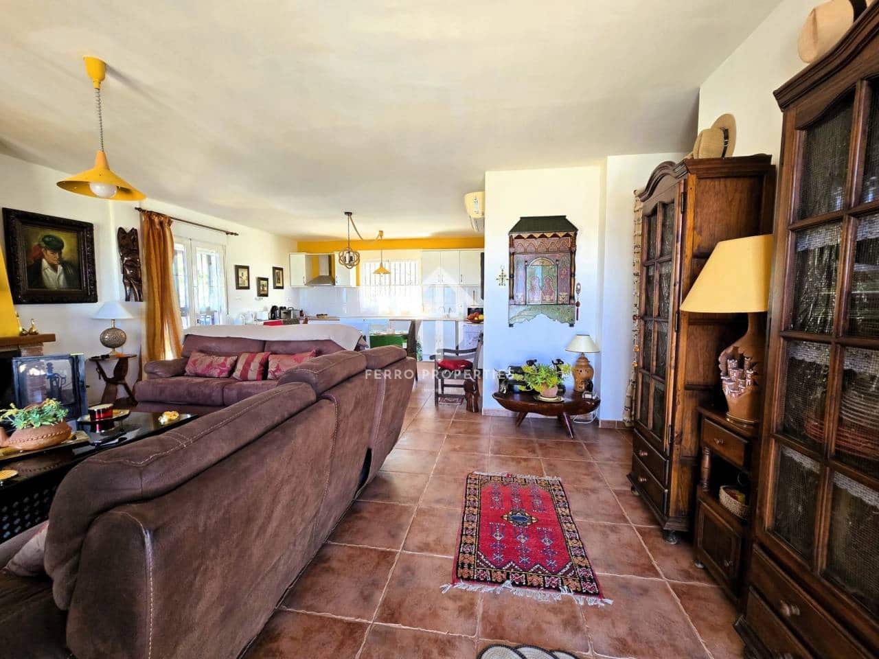 4 soveværelse Villa til salg i Moraleda de Zafayona med swimmingpool - € 280.000 (Ref: 9152599)