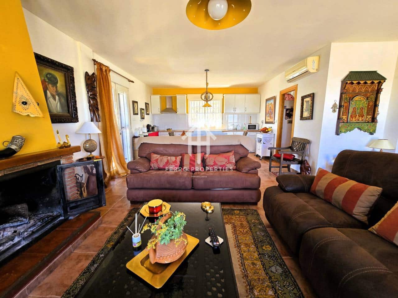 4 soveværelse Villa til salg i Moraleda de Zafayona med swimmingpool - € 280.000 (Ref: 9152599)