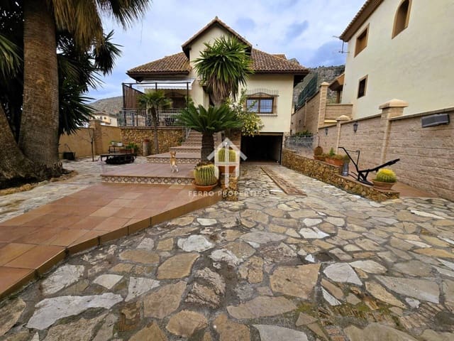 6 soveværelse Villa til salg i Loja med garage - € 429.000 (Ref: 9152607)