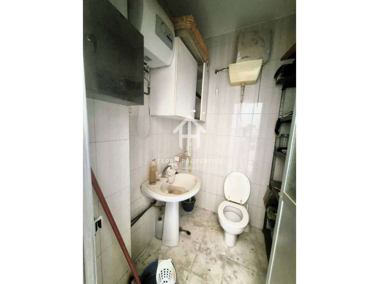 Commerciale in vendita in Loja - 49.900 € (Rif: 9152609)