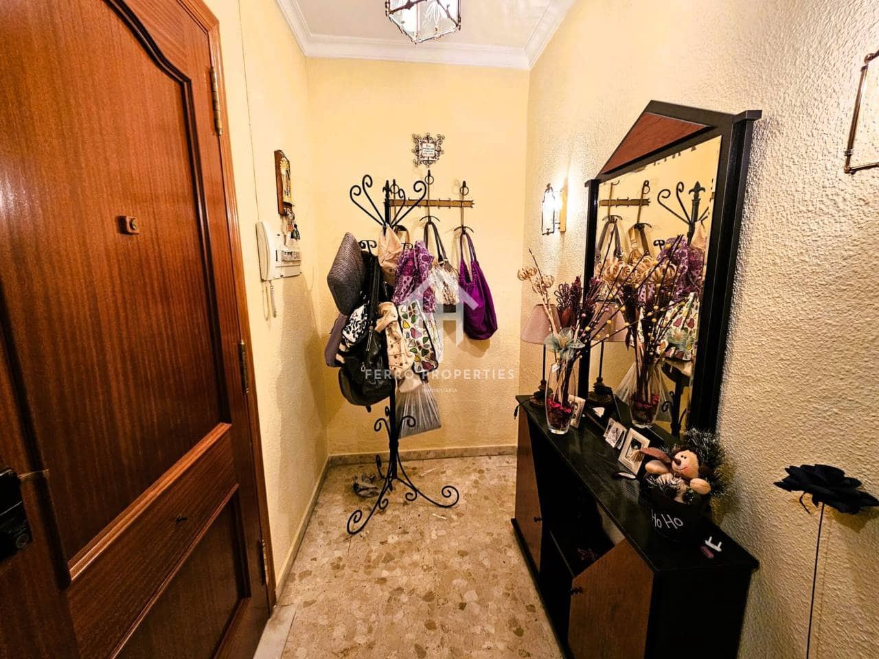 4 chambre Maison de Ville à vendre à Loja avec garage - 226 000 € (Ref: 9152611)