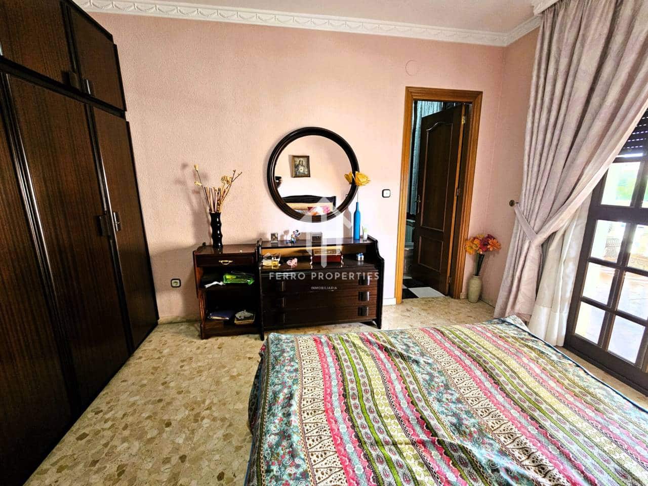 4 chambre Maison de Ville à vendre à Loja avec garage - 226 000 € (Ref: 9152611)