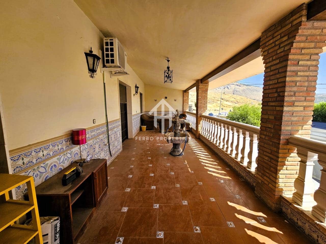 4 chambre Maison de Ville à vendre à Loja avec garage - 226 000 € (Ref: 9152611)