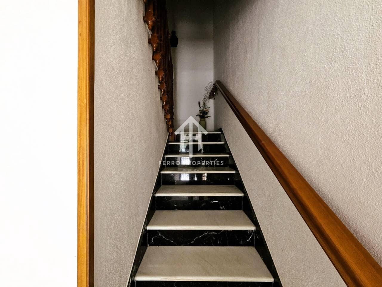 4 chambre Maison de Ville à vendre à Loja avec garage - 226 000 € (Ref: 9152611)