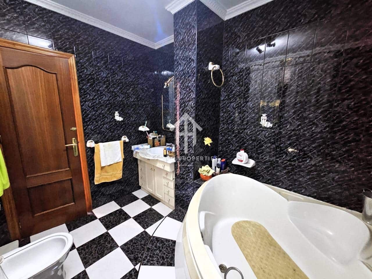 4 chambre Maison de Ville à vendre à Loja avec garage - 226 000 € (Ref: 9152611)