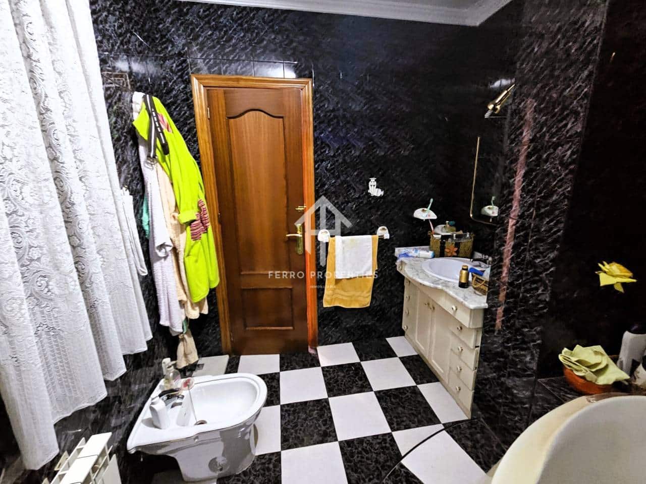 4 chambre Maison de Ville à vendre à Loja avec garage - 226 000 € (Ref: 9152611)