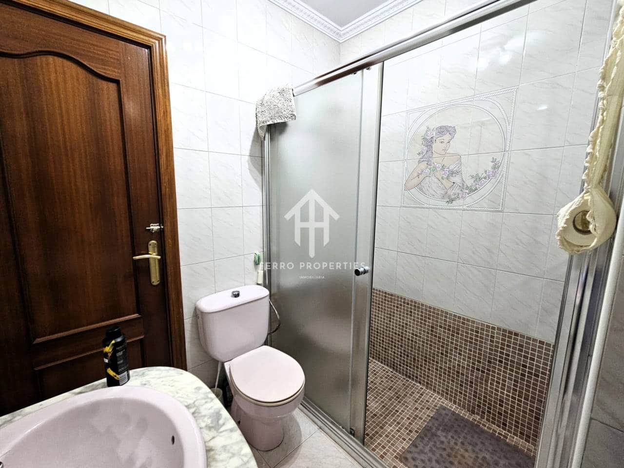 4 chambre Maison de Ville à vendre à Loja avec garage - 226 000 € (Ref: 9152611)