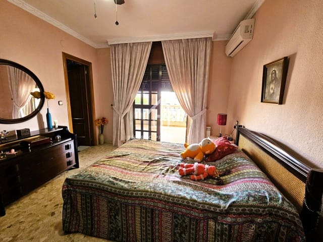 4 chambre Maison de Ville à vendre à Loja avec garage - 226 000 € (Ref: 9152611)