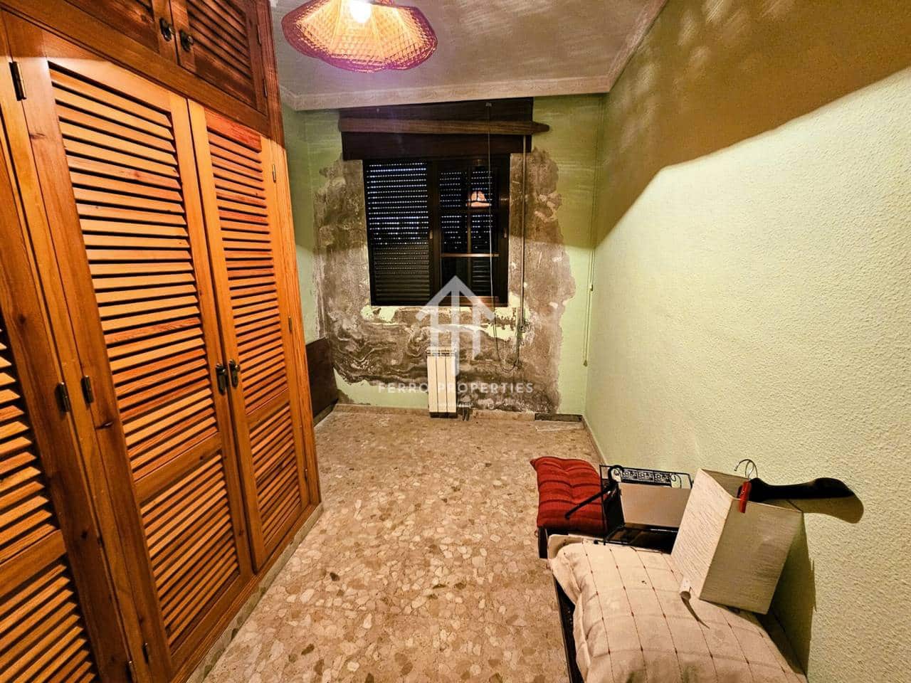 4 chambre Maison de Ville à vendre à Loja avec garage - 226 000 € (Ref: 9152611)