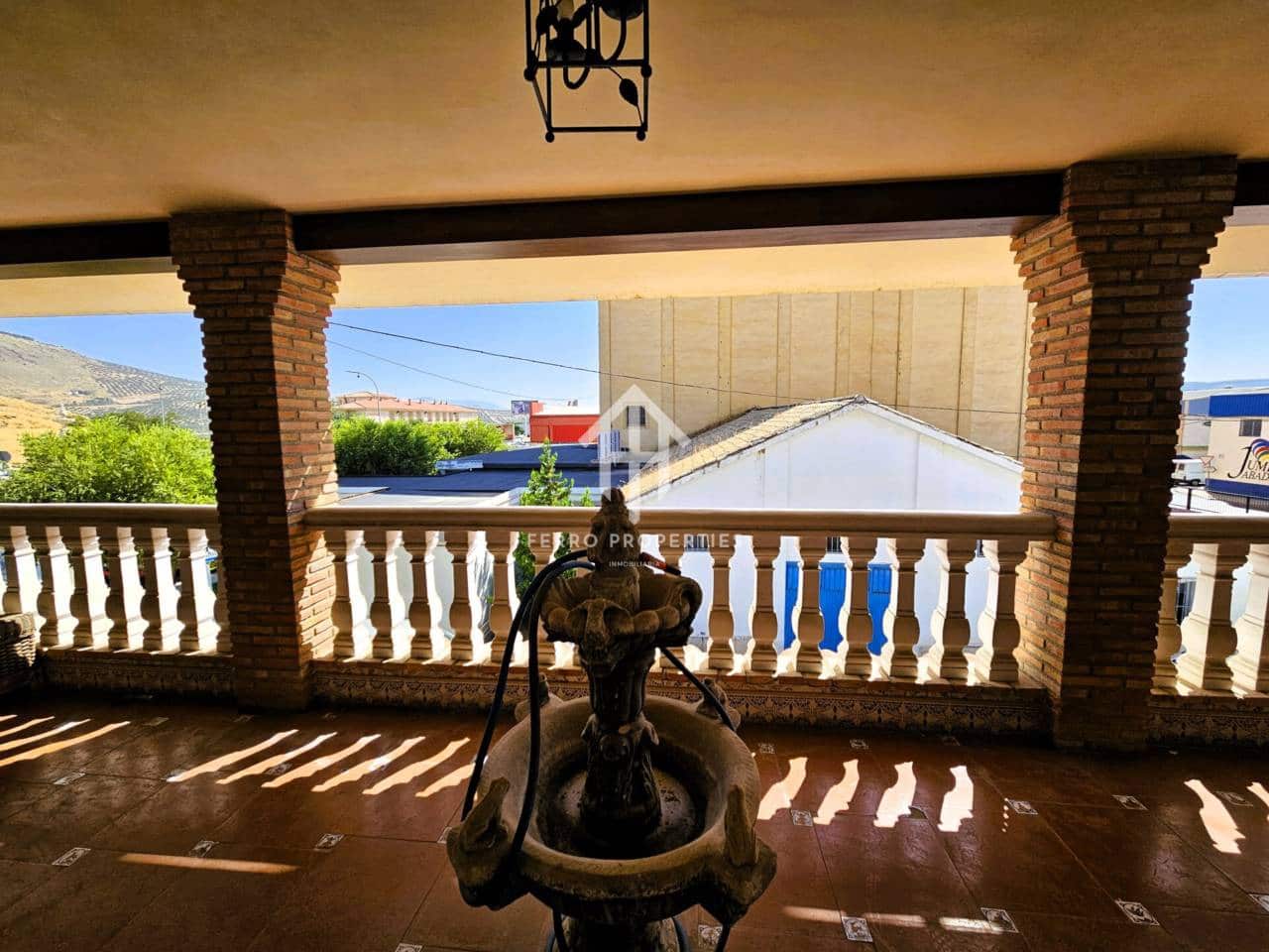 4 chambre Maison de Ville à vendre à Loja avec garage - 226 000 € (Ref: 9152611)