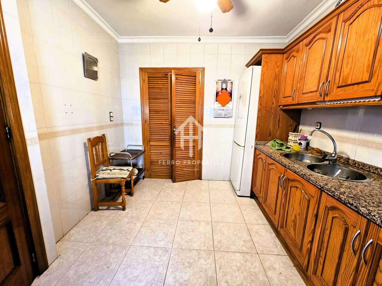 4 chambre Maison de Ville à vendre à Loja avec garage - 226 000 € (Ref: 9152611)