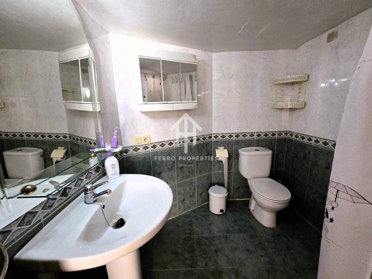 4 soveværelse Villa til salg i Loja med swimmingpool garage - € 275.000 (Ref: 9152613)