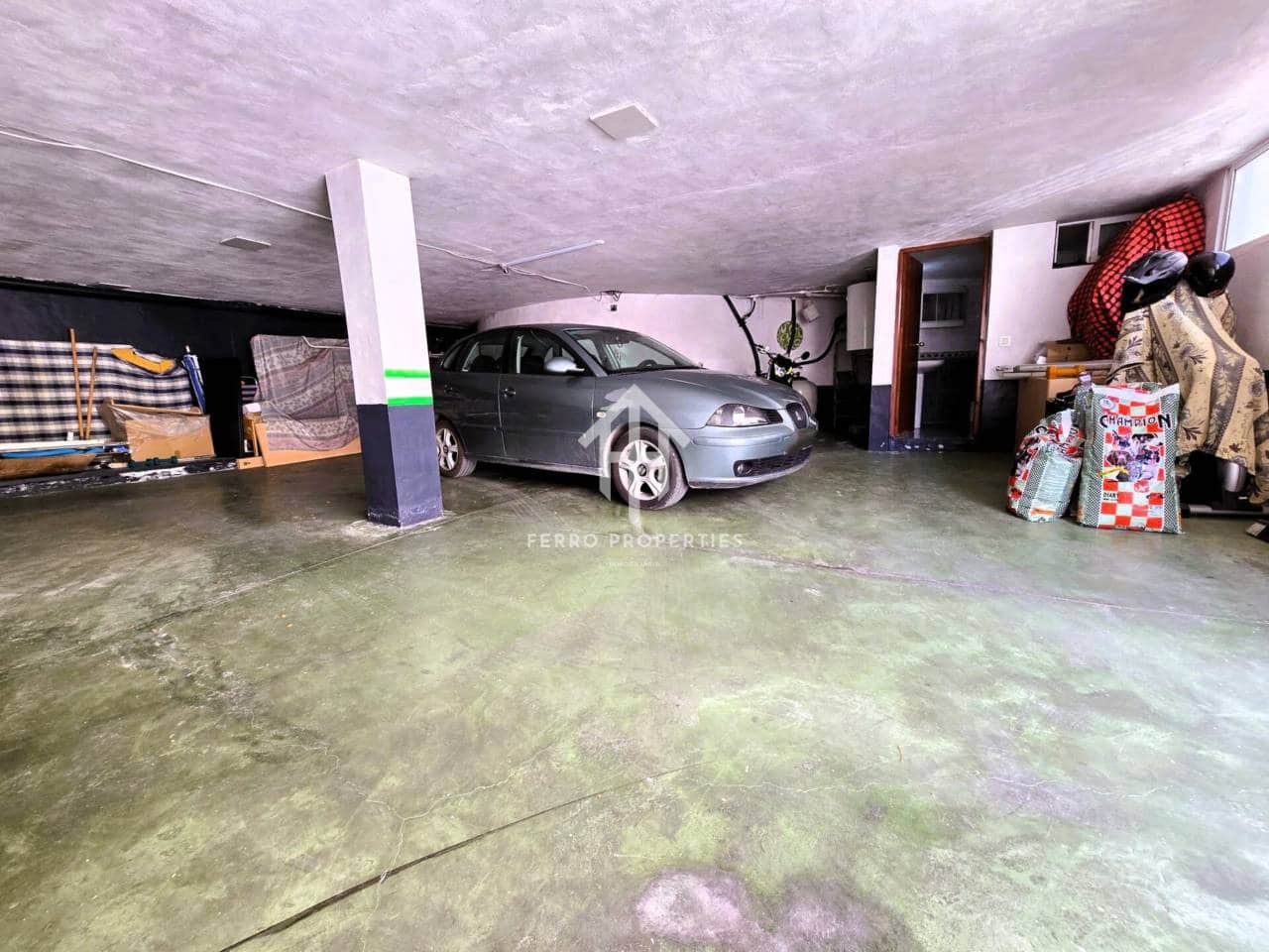 4 soveværelse Villa til salg i Loja med swimmingpool garage - € 275.000 (Ref: 9152613)