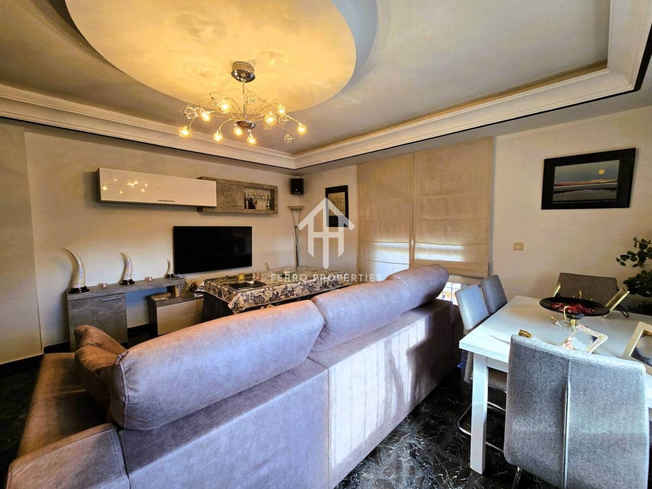 4 soveværelse Villa til salg i Loja med swimmingpool garage - € 275.000 (Ref: 9152613)