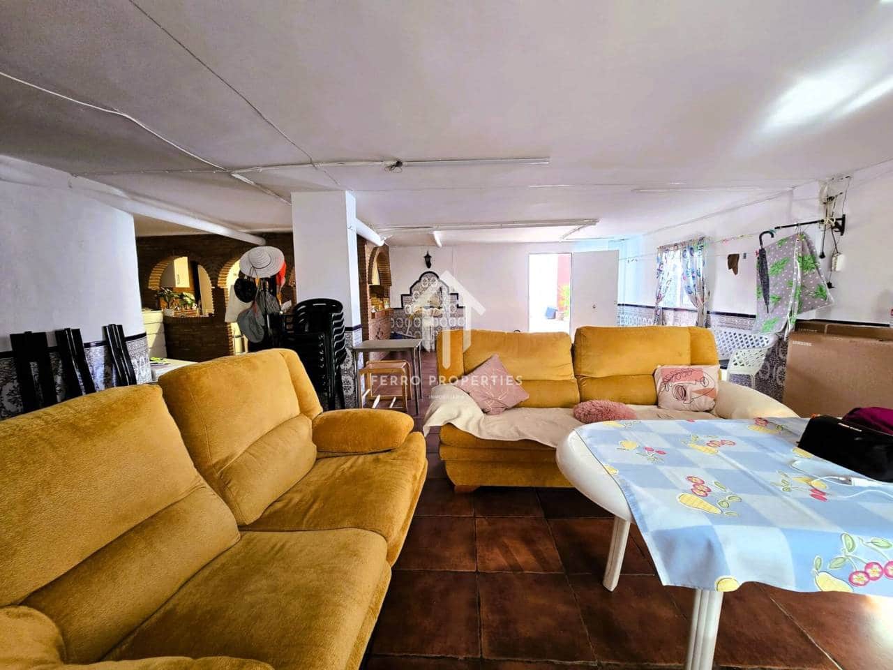 4 soveværelse Villa til salg i Loja med swimmingpool garage - € 275.000 (Ref: 9152613)