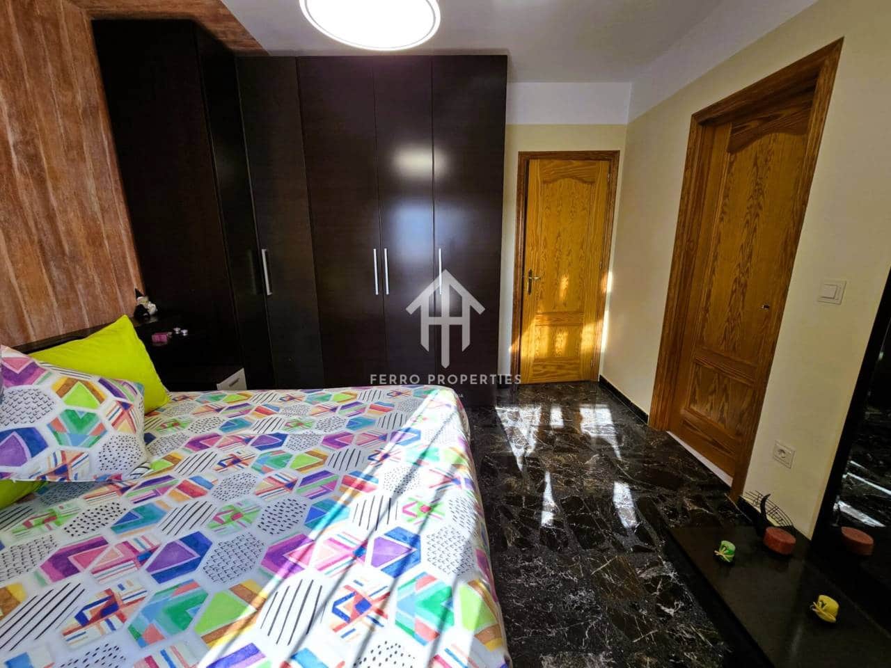 4 soveværelse Villa til salg i Loja med swimmingpool garage - € 275.000 (Ref: 9152613)