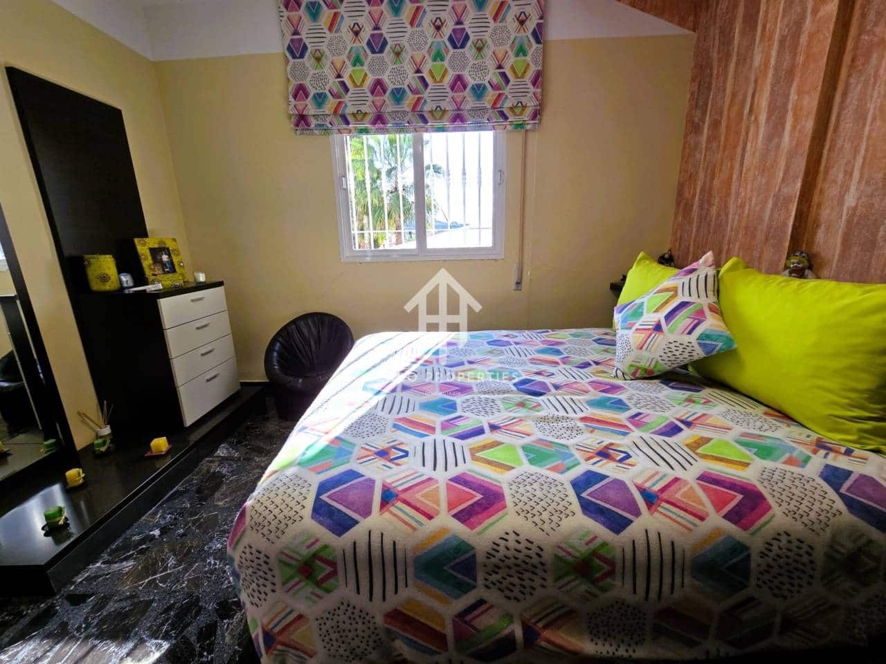 4 soveværelse Villa til salg i Loja med swimmingpool garage - € 275.000 (Ref: 9152613)