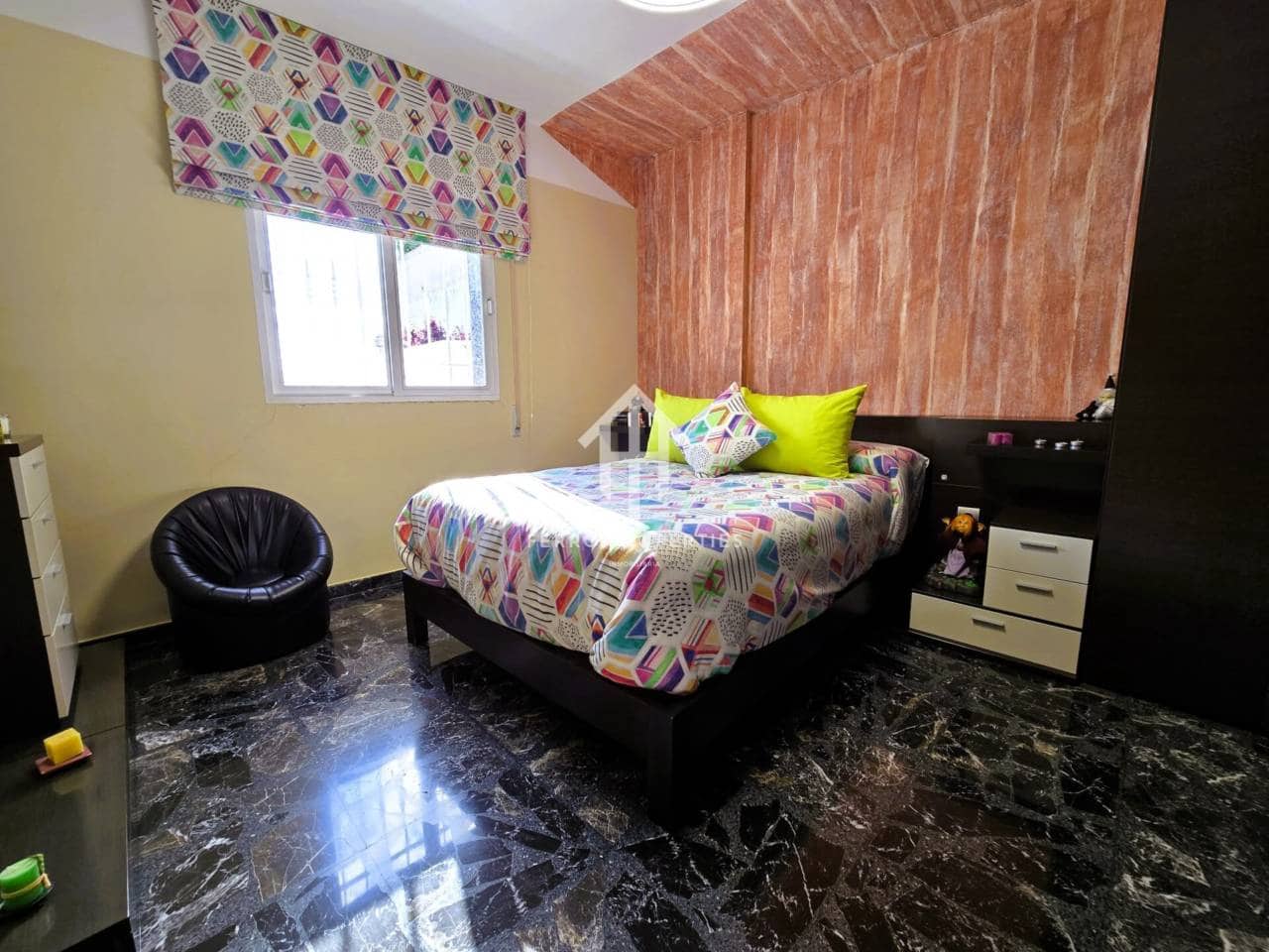 4 soveværelse Villa til salg i Loja med swimmingpool garage - € 275.000 (Ref: 9152613)