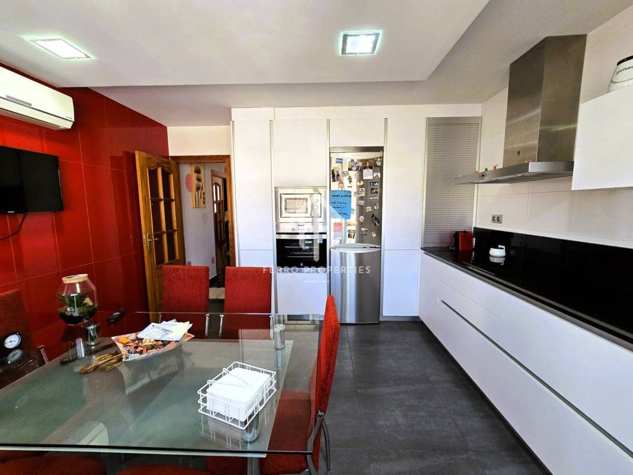 4 soveværelse Villa til salg i Loja med swimmingpool garage - € 275.000 (Ref: 9152613)