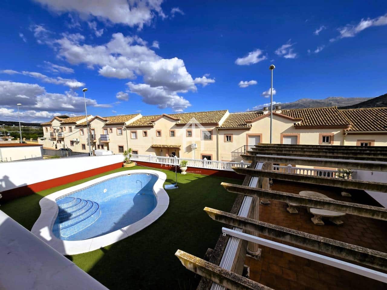 4 soveværelse Villa til salg i Loja med swimmingpool garage - € 275.000 (Ref: 9152613)