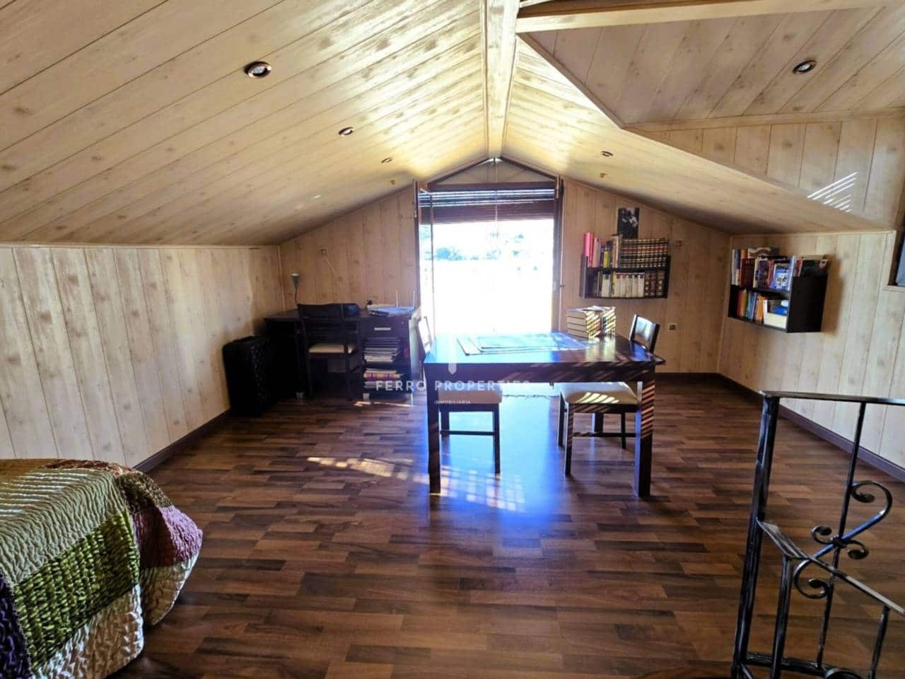 4 soveværelse Villa til salg i Loja med swimmingpool garage - € 275.000 (Ref: 9152613)