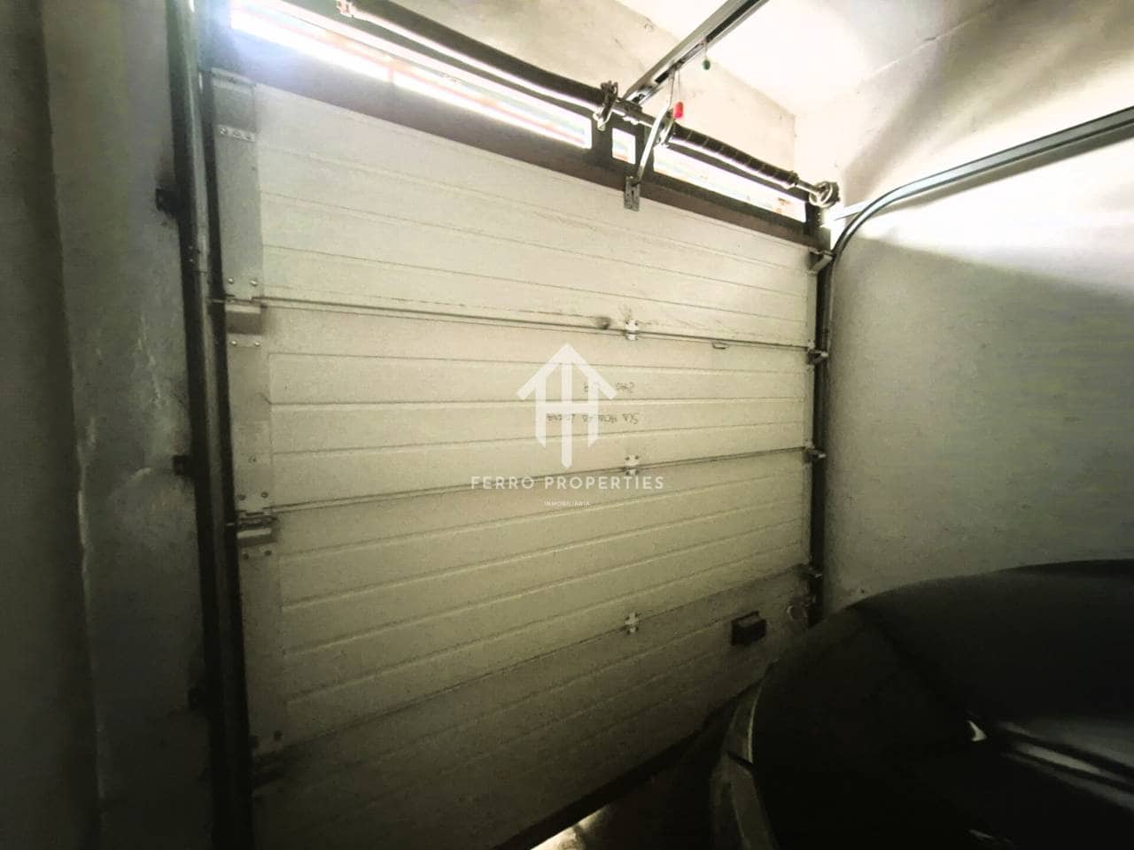 Kaupallinen myytävänä paikassa Loja mukana 
autotalli - 34 900 € (Ref: 9152614)