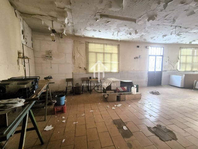 Kaupallinen myytävänä paikassa Loja mukana 
autotalli - 34 900 € (Ref: 9152614)