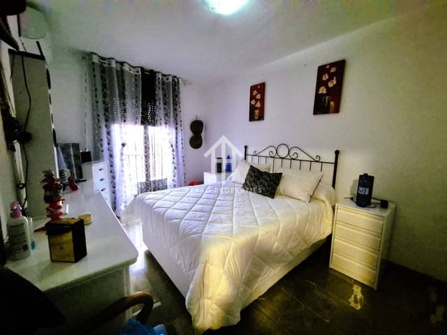 3 slaapkamer Flat te koop in Loja - € 125.000 (Ref: 9152616)