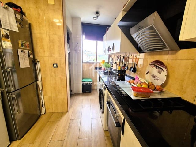 3 slaapkamer Flat te koop in Loja - € 125.000 (Ref: 9152616)