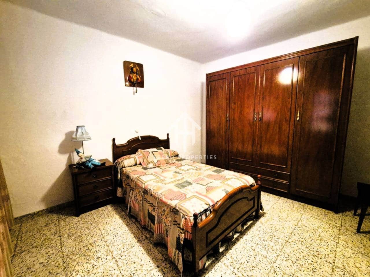 4 quarto Apartamento para venda em Zagra - 48 900 € (Ref: 9152617)