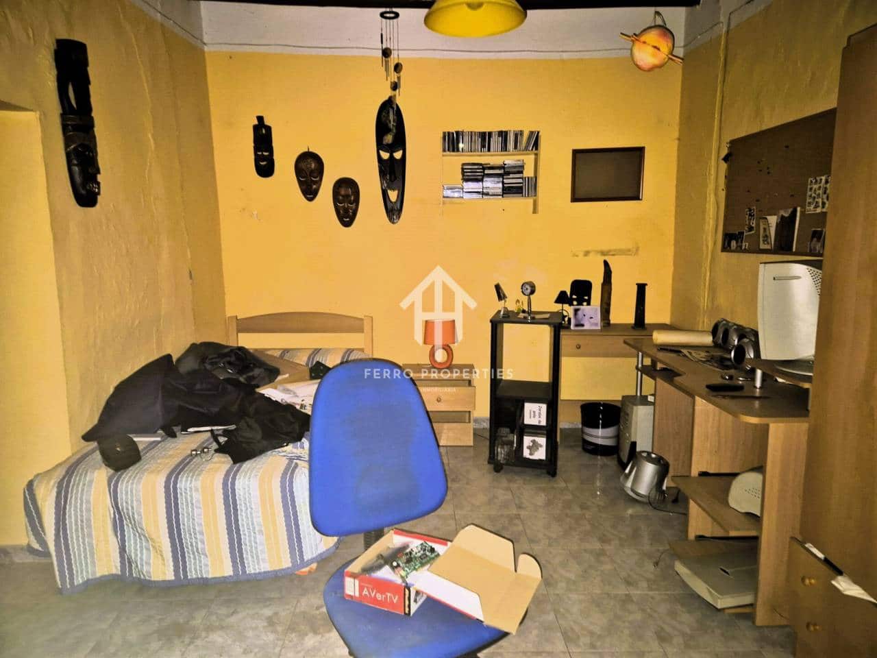 5 slaapkamer Huis te koop in Loja - € 69.900 (Ref: 9152619)