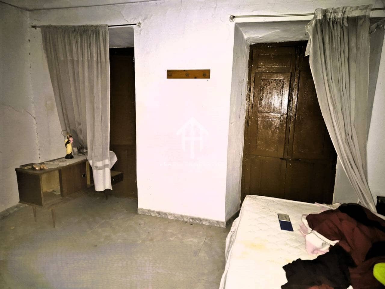 5 slaapkamer Huis te koop in Loja - € 69.900 (Ref: 9152619)