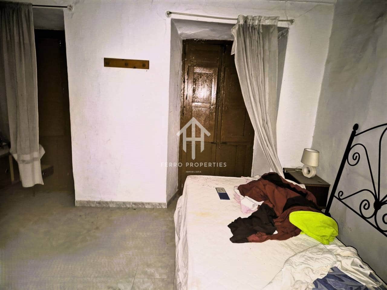 5 slaapkamer Huis te koop in Loja - € 69.900 (Ref: 9152619)