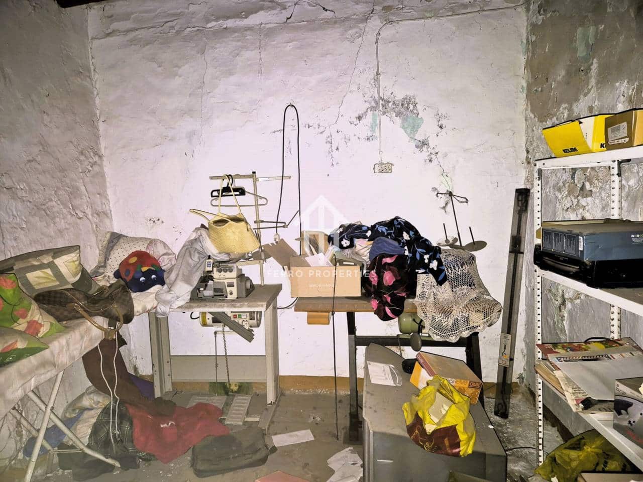 5 slaapkamer Huis te koop in Loja - € 69.900 (Ref: 9152619)