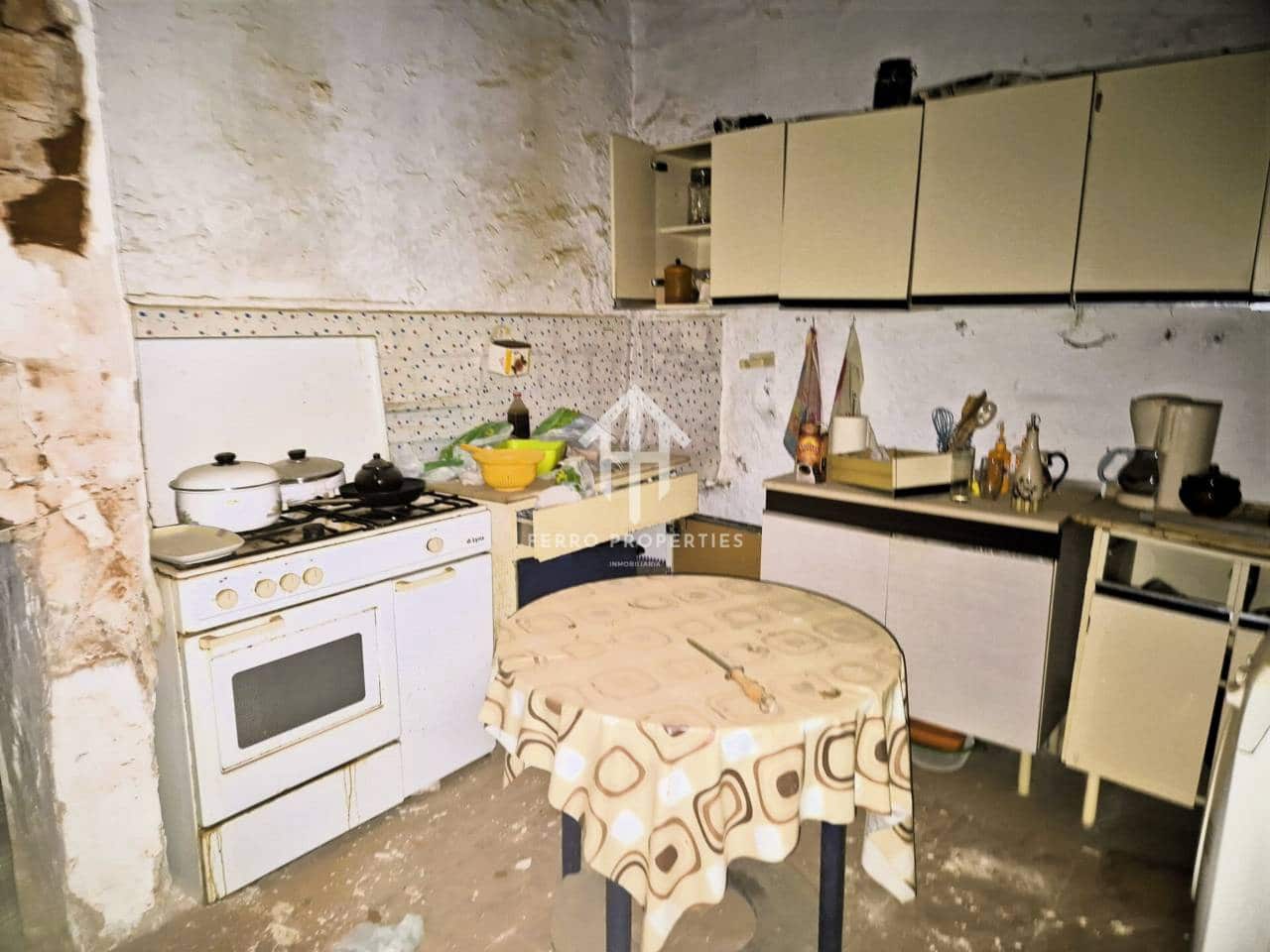 5 slaapkamer Huis te koop in Loja - € 69.900 (Ref: 9152619)