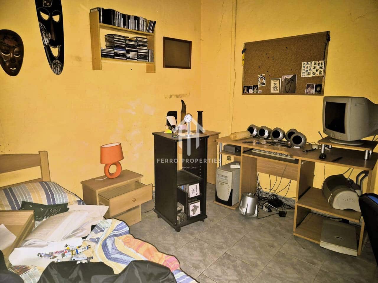 5 slaapkamer Huis te koop in Loja - € 69.900 (Ref: 9152619)