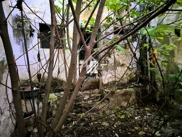 5 Zimmer Haus zu verkaufen in Loja - 69.900 € (Ref: 9152619)