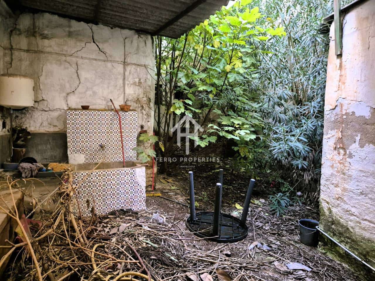 5 slaapkamer Huis te koop in Loja - € 69.900 (Ref: 9152619)