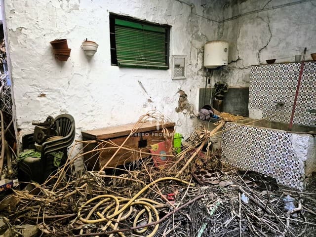 5 Zimmer Haus zu verkaufen in Loja - 69.900 € (Ref: 9152619)