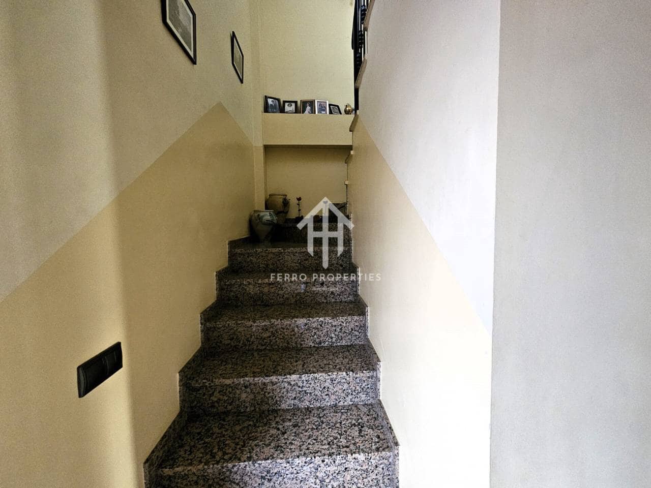 4 slaapkamer Appartement te koop in Loja met garage - € 124.900 (Ref: 9152623)