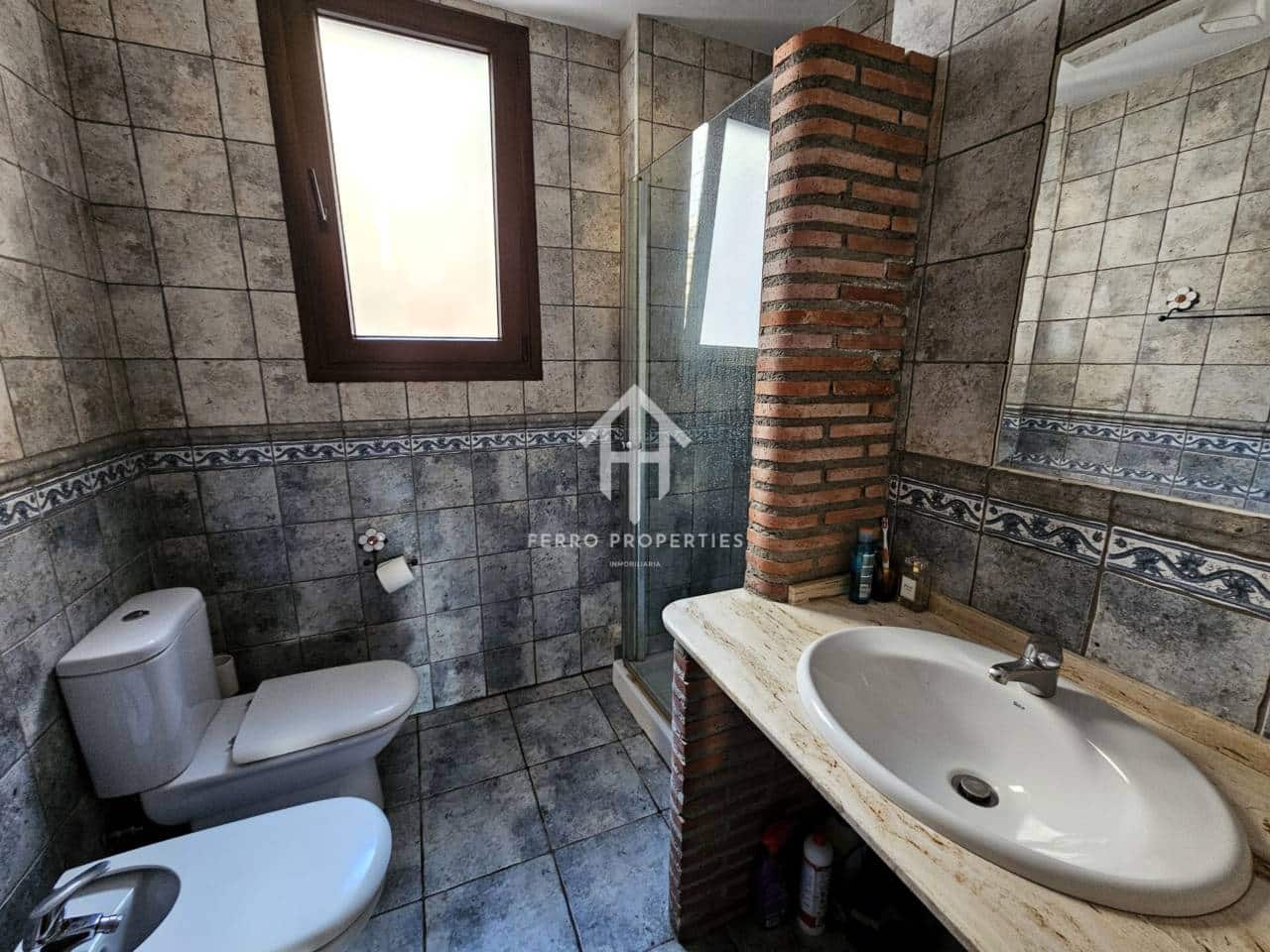 4 slaapkamer Appartement te koop in Loja met garage - € 124.900 (Ref: 9152623)