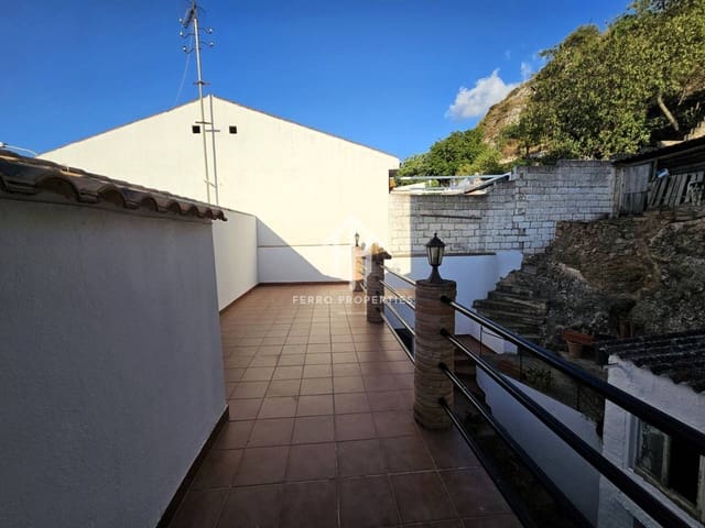 4 slaapkamer Appartement te koop in Loja met garage - € 124.900 (Ref: 9152623)