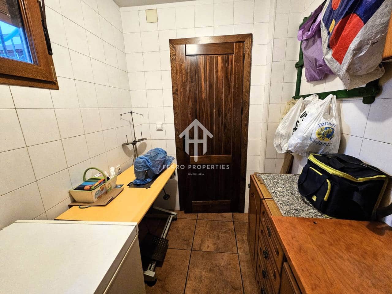 4 slaapkamer Appartement te koop in Loja met garage - € 124.900 (Ref: 9152623)